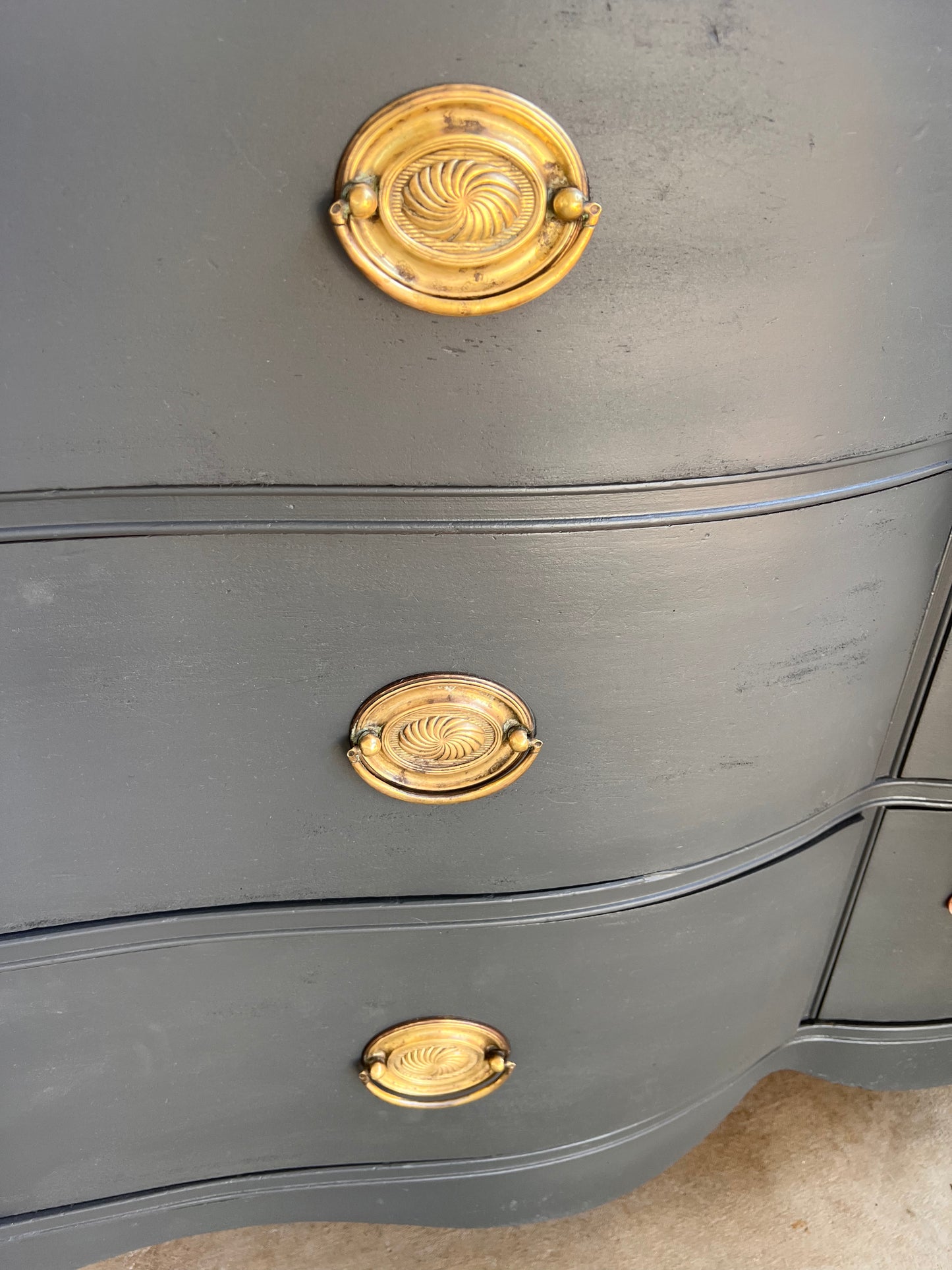9 Drawer Heppelwhite Dresser