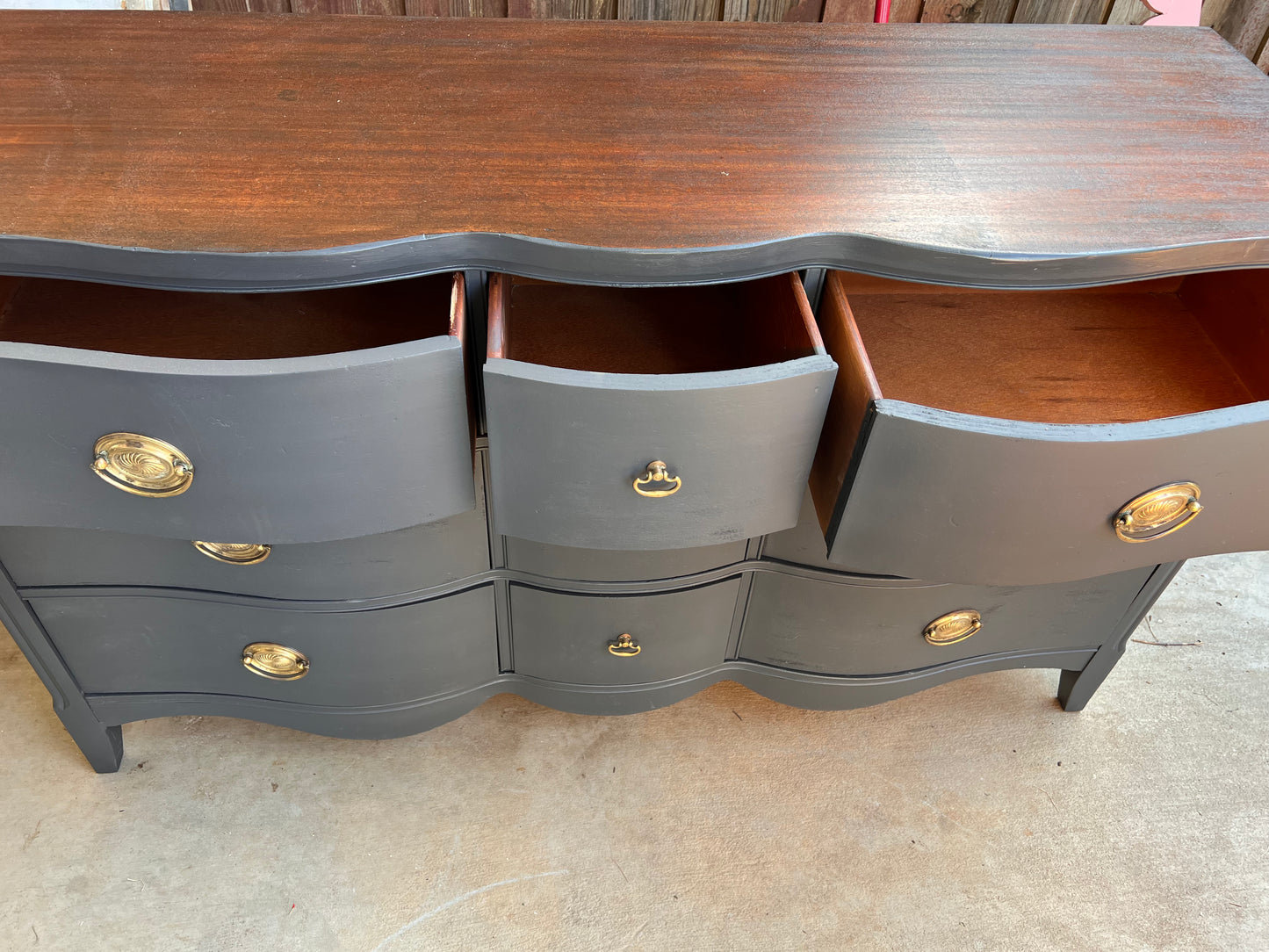 9 Drawer Heppelwhite Dresser